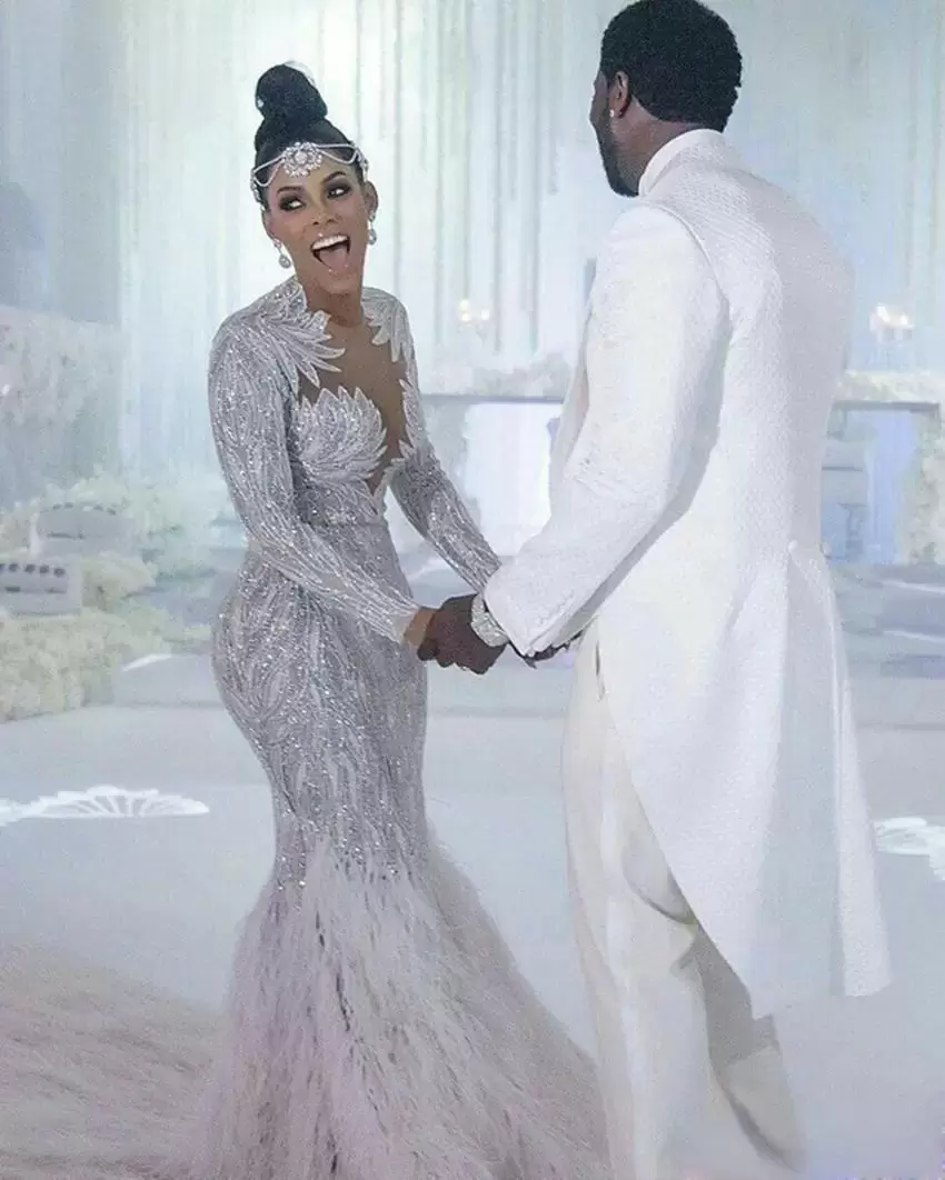 2022 Mermaid Wedding Dresses Bridal Gown Long Sleeves Feather Lace Applique Sweep Train Custom Made Vestido De Novia Plus Size Beach Country Castle
