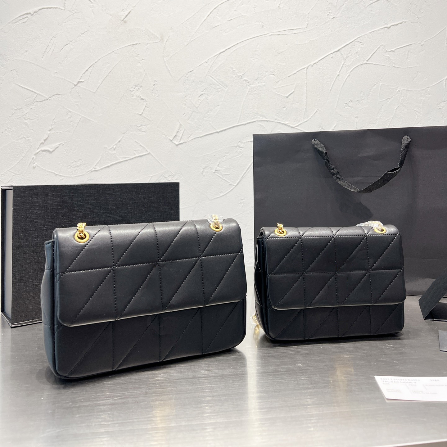Top Lady Bags Fashion Bags Women Diamond Pattern Shoulderbag Female Chainbag Tote Luxury Classic Genuine Leather Shoulderbags Purse Counters Quality Cross-bags, Black
Top Lady Bags Fashion Bags Women Diamond Pattern Shoulderbag Female Chainbag Tote Luxury Classic Genuine Leather Shoulderbags Purse Counters Quality Cross-bags, Black