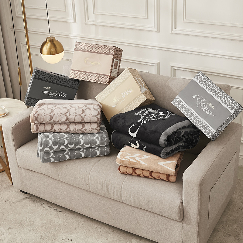 Designer Blanket 150X200cm Classic Color Air Fashion Conditioning Car Travel Bath Towel Soft Winter Coral Fleece Shawl Throw Blankets HT1522
Designer Blanket 150X200cm Classic Color Air Fashion Conditioning Car Travel Bath Towel Soft Winter Coral Fleece Shawl Throw Blankets HT1522