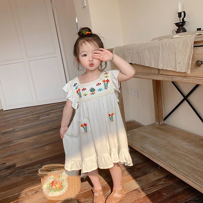 Girls Flower Embroidered Dress Summer Retro Flying Sleeve Princess Dresses 37 Years Children Casual Clothes Fashion vestidos 220707