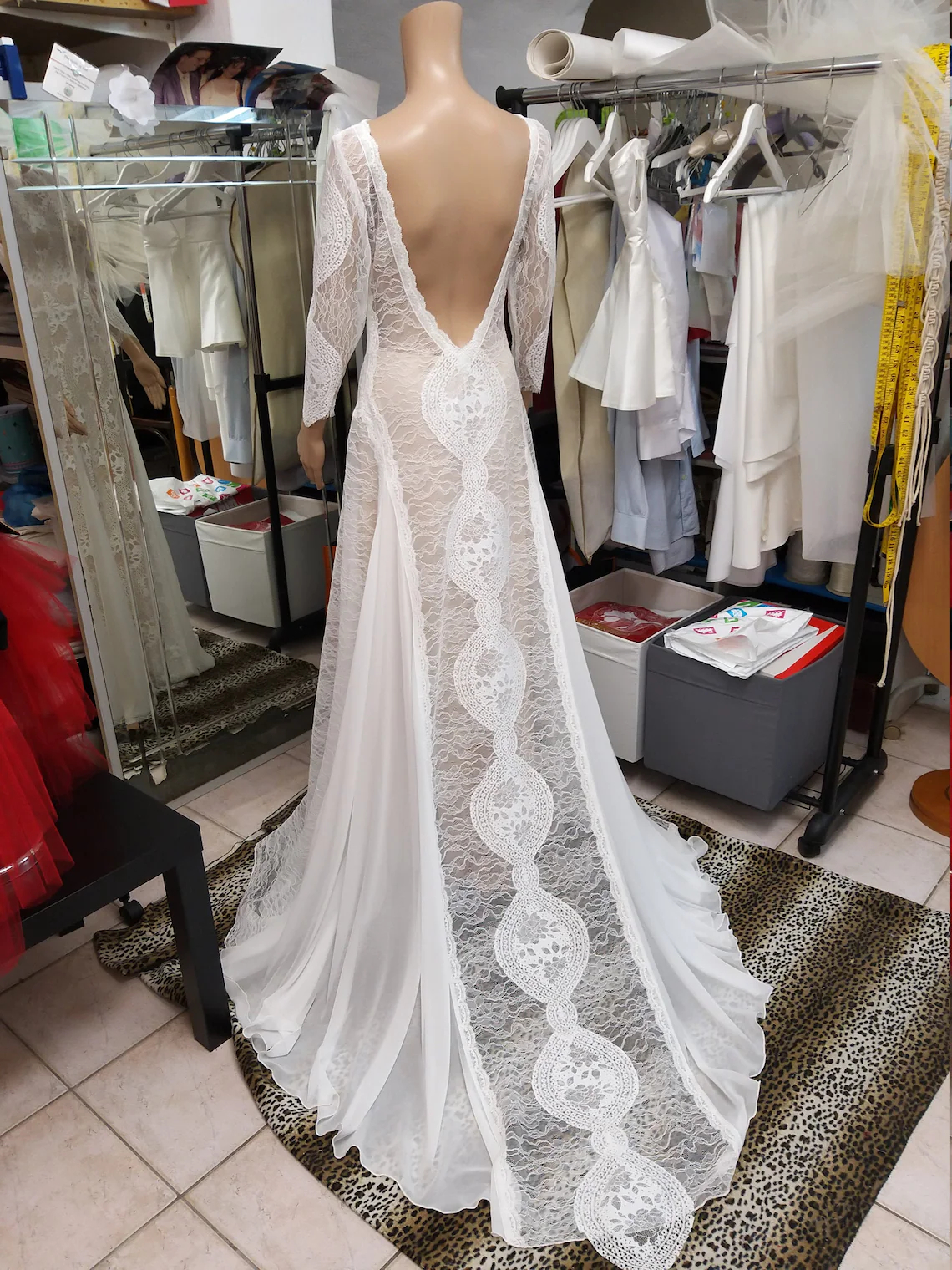 Sexy Open Back Lace Boho Wedding Dress Pattern Lace Applqiues A Line Long Bridal Gowns Full Sleeve 2022 Winter Autumn Bride Dresses Chiffon Court Trai