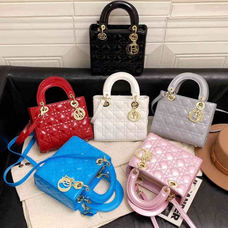 Factory Direct Sale Portable Women's Single Shoulder Messenger 2022 New Texture Lingge Mini Princess Bag Fashion Designer, Black
Factory Direct Sale Portable Women's Single Shoulder Messenger 2022 New Texture Lingge Mini Princess Bag Fashion Designer, Black