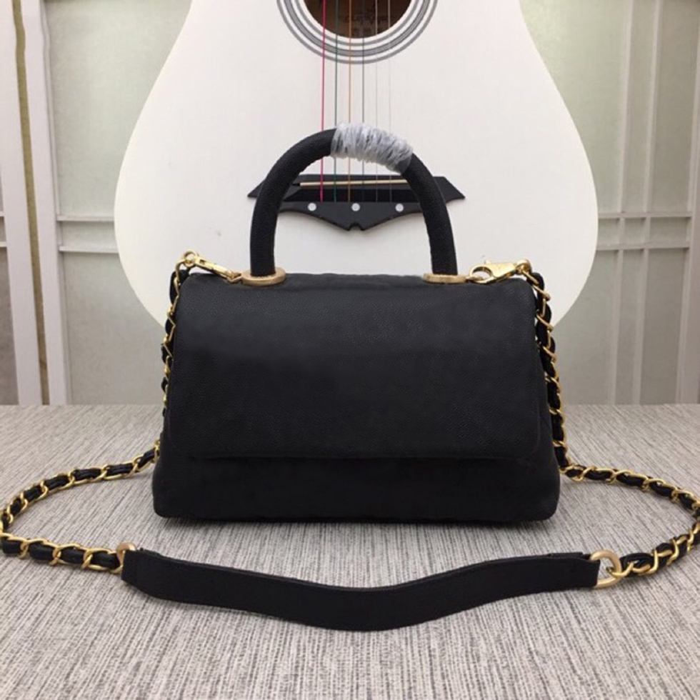 Luxurys Women Chain Shoulder Bags Designers Diamond Lattice Suture Handbag Fashion Solid Color Leather Metal Button Storage Crossbody Bag, Red
Luxurys Women Chain Shoulder Bags Designers Diamond Lattice Suture Handbag Fashion Solid Color Leather Metal Button Storage Crossbody Bag, Red
