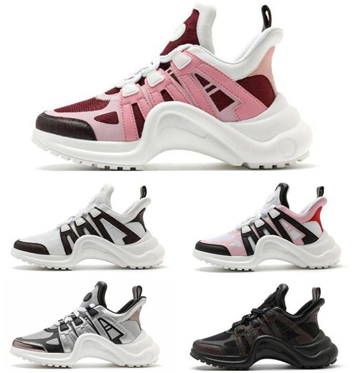 banquet Women Boots Luxurys Designers Shoes Casual Sports Trainers ARCHLIGHT fashion ladies platform Velcro sneakers top Plate-forme thick bottomrunner Fresh, Shoelaces
banquet Women Boots Luxurys Designers Shoes Casual Sports Trainers ARCHLIGHT fashion ladies platform Velcro sneakers top Plate-forme thick bottomrunner Fresh, Shoelaces