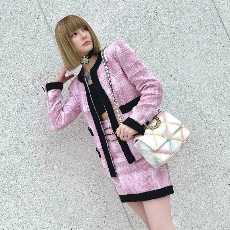 Chan2022 model catwalk western suit jacket new autumn and winter women' coat high-grade plaid tweed casual spring coat birthday gift Valentine' Day Christmas, Pink
Chan2022 model catwalk western suit jacket new autumn and winter women' coat high-grade plaid tweed casual spring coat birthday gift Valentine' Day Christmas, Pink