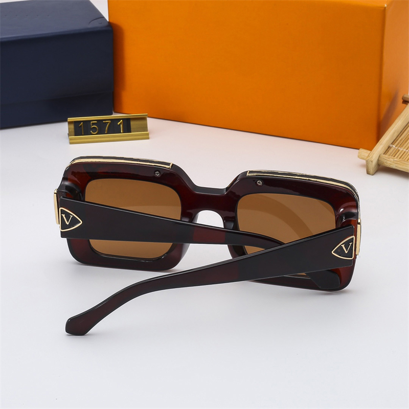 Womens Travel Sunglass Designers Sunglasses Mens Fashion Sunglasses High Quality Full Frame Letter V Glasses Goggles Decorative Mirror
Womens Travel Sunglass Designers Sunglasses Mens Fashion Sunglasses High Quality Full Frame Letter V Glasses Goggles Decorative Mirror