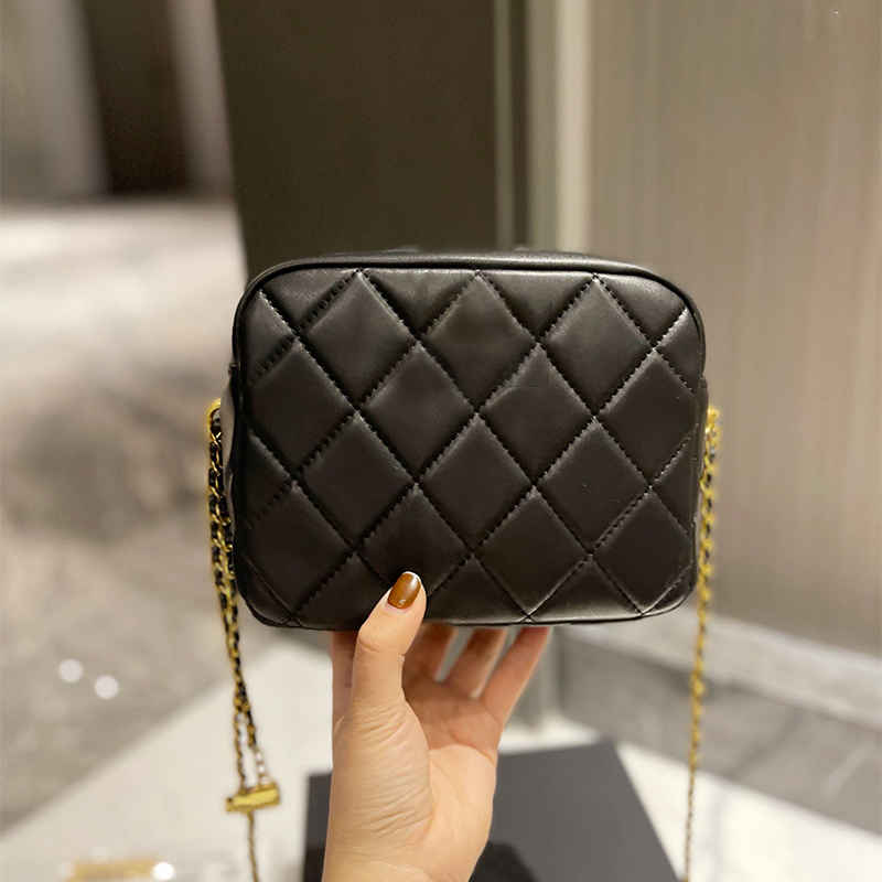New Luxury Camera Bags Leather Large Capacity Fashion Chain Quilted Handbags Shoulder Bag Vintage Designers handbag Lady Totes Hot Messenger Crossbody Bag, Black
New Luxury Camera Bags Leather Large Capacity Fashion Chain Quilted Handbags Shoulder Bag Vintage Designers handbag Lady Totes Hot Messenger Crossbody Bag, Black