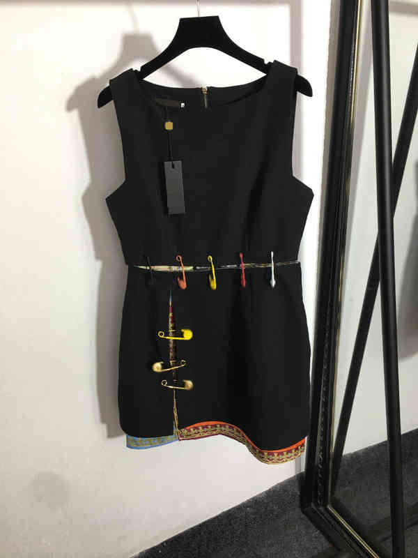 Casual Dresses spring and summer new beauty portrait pin decoration fashion splicing sleeveless vest dress