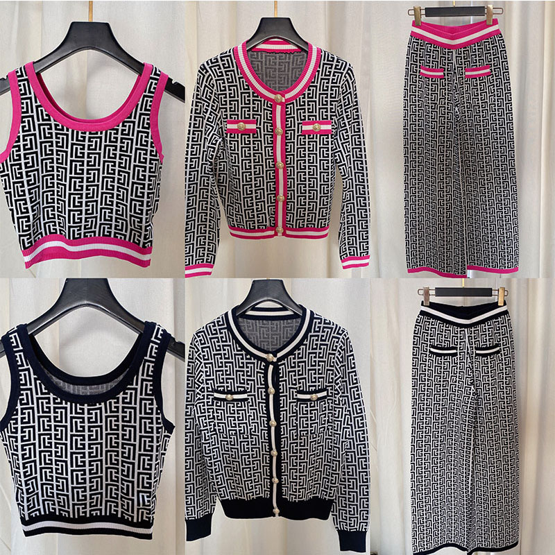 New 2022 Autumn O-neck Loose Long Sleeve Gold Button Sweater Women' Single Breasted Knitted Ladies Cardigan All-Match, Red
New 2022 Autumn O-neck Loose Long Sleeve Gold Button Sweater Women' Single Breasted Knitted Ladies Cardigan All-Match, Red