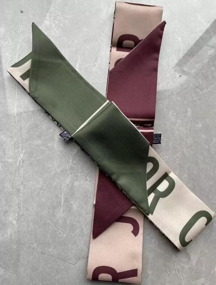 Designer designed scarf, fashion letter handbag scarf, tie, hair bundle, 100% silk material packaging size :6*120cm
Designer designed scarf, fashion letter handbag scarf, tie, hair bundle, 100% silk material packaging size :6*120cm