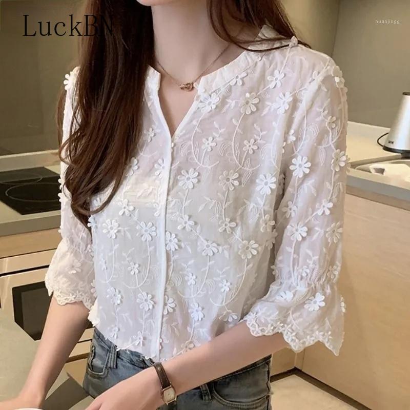 Women' Blouses & Shirts 2022 Spring Summer Stereoscopic Embroidered White Pure Cotton Blouse Floral Short Sleeve Woman' Shirt Fashion Lady
Women' Blouses & Shirts 2022 Spring Summer Stereoscopic Embroidered White Pure Cotton Blouse Floral Short Sleeve Woman' Shirt Fashion Lady