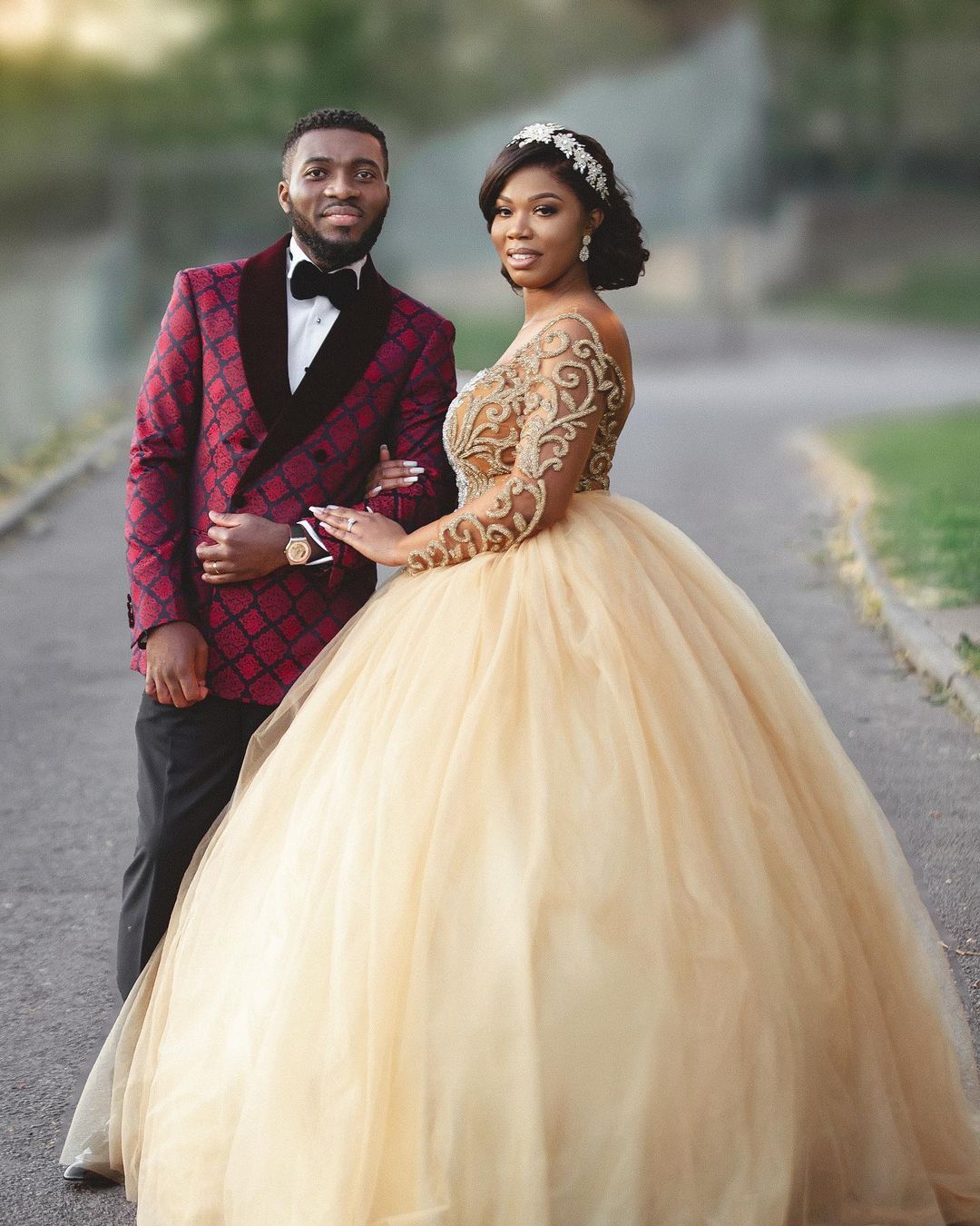 2022 Plus Size Arabic Aso Ebi Gold Luxurious Sexy Wedding Dress Sheer Neck Lace Beaded Bridal Gowns Dresses ZJ774