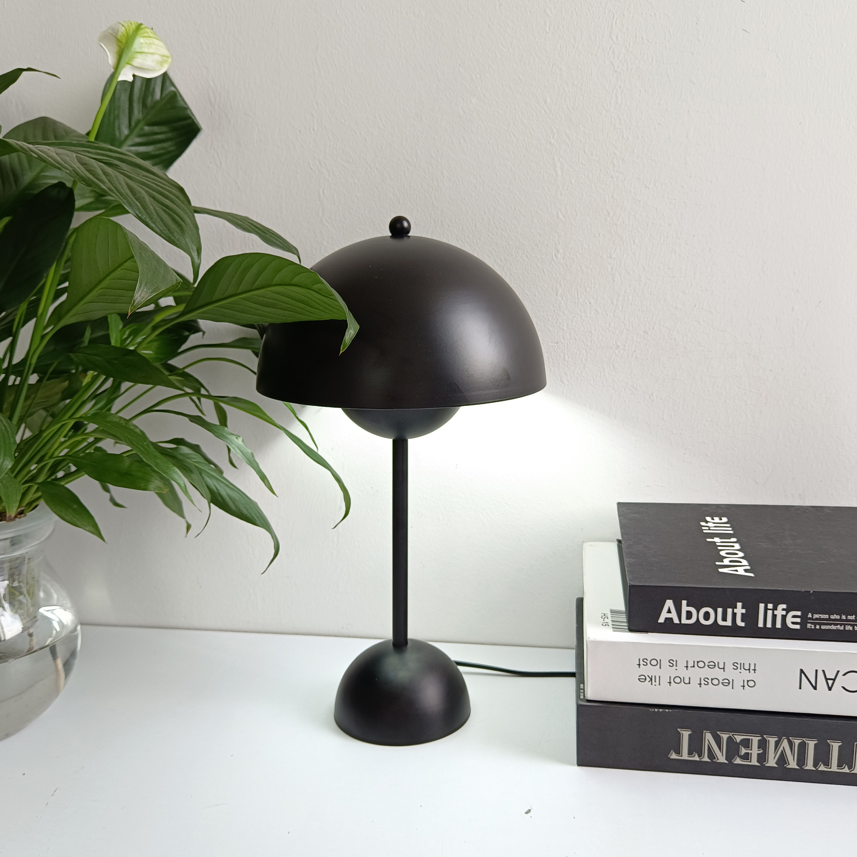 Chic Bedside Table Lamp with Unique Botanical Motif - Perfect for Bedroom Ambiance