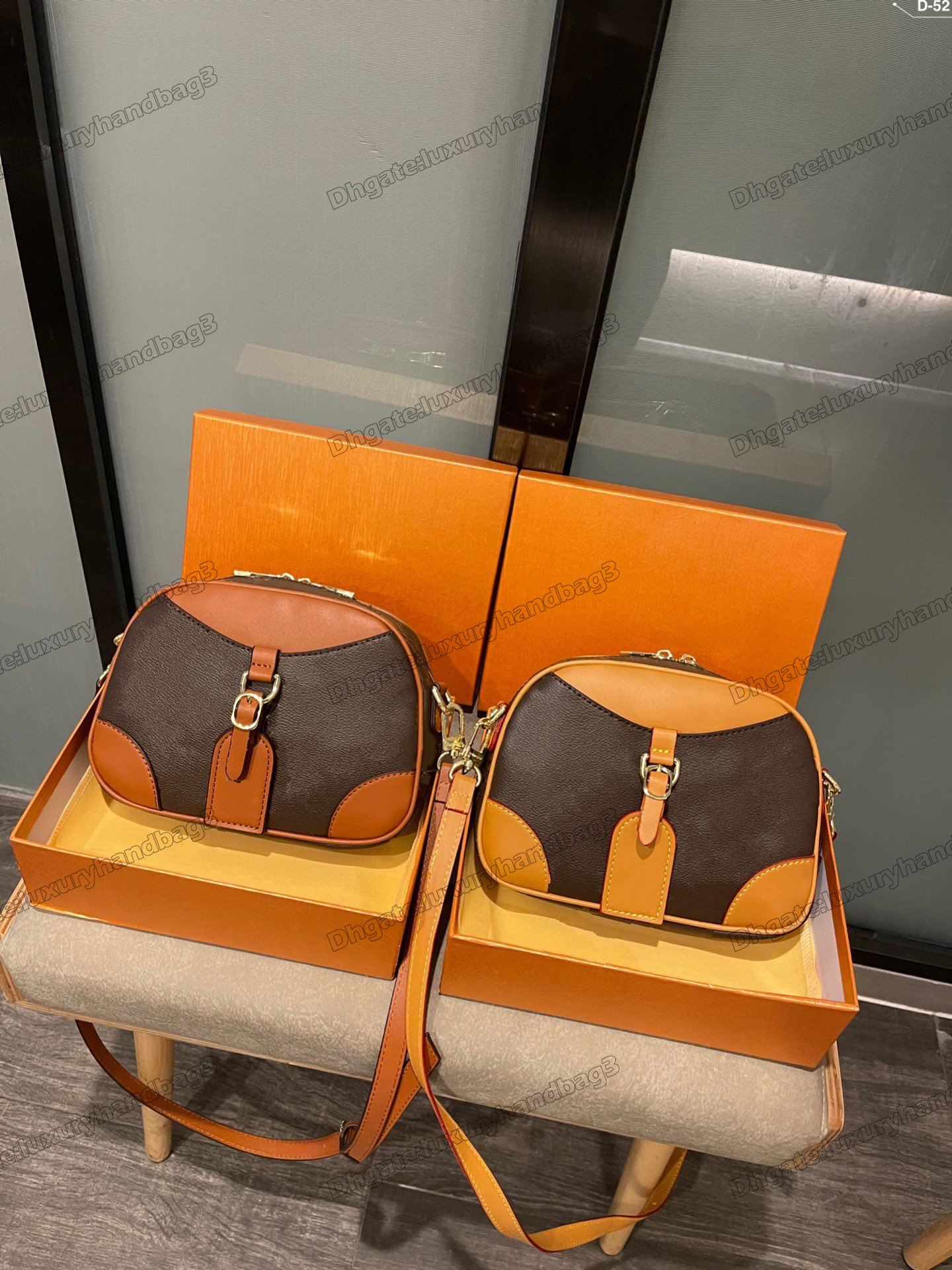 M45528 Deauville Handbag Adorable Mini Camera Bags Compact Lightweight Shoulder Cross-Body Carry Classic Vintage Small Bag
M45528 Deauville Handbag Adorable Mini Camera Bags Compact Lightweight Shoulder Cross-Body Carry Classic Vintage Small Bag