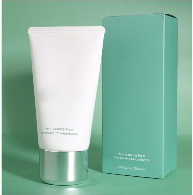 Brilliant clear cleanser 125ml oil control refreshing acne mild cleansing soothes the skin foam cleanser 
Brilliant clear cleanser 125ml oil control refreshing acne mild cleansing soothes the skin foam cleanser