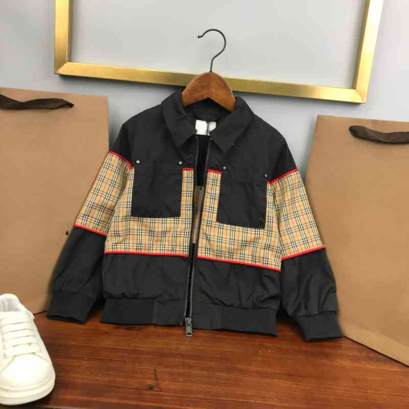designer baby clothes zipper jacket jacket Bur..rry brand logo boys and girls classic stripes autumn kids hooded coats high quality hoodies tops size -160
designer baby clothes zipper jacket jacket Bur..rry brand logo boys and girls classic stripes autumn kids hooded coats high quality hoodies tops size -160