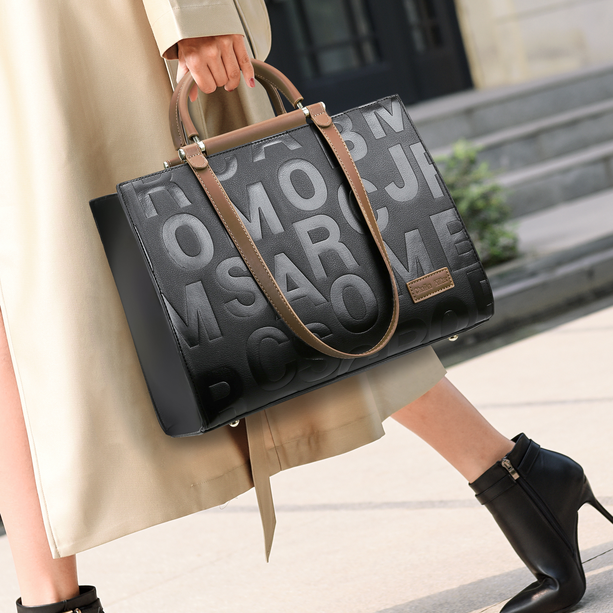 2022 new fashion one-shoulder messenger women's bag large-capacity letter ladies handbag size:32*25*13, Black
2022 new fashion one-shoulder messenger women's bag large-capacity letter ladies handbag size:32*25*13, Black