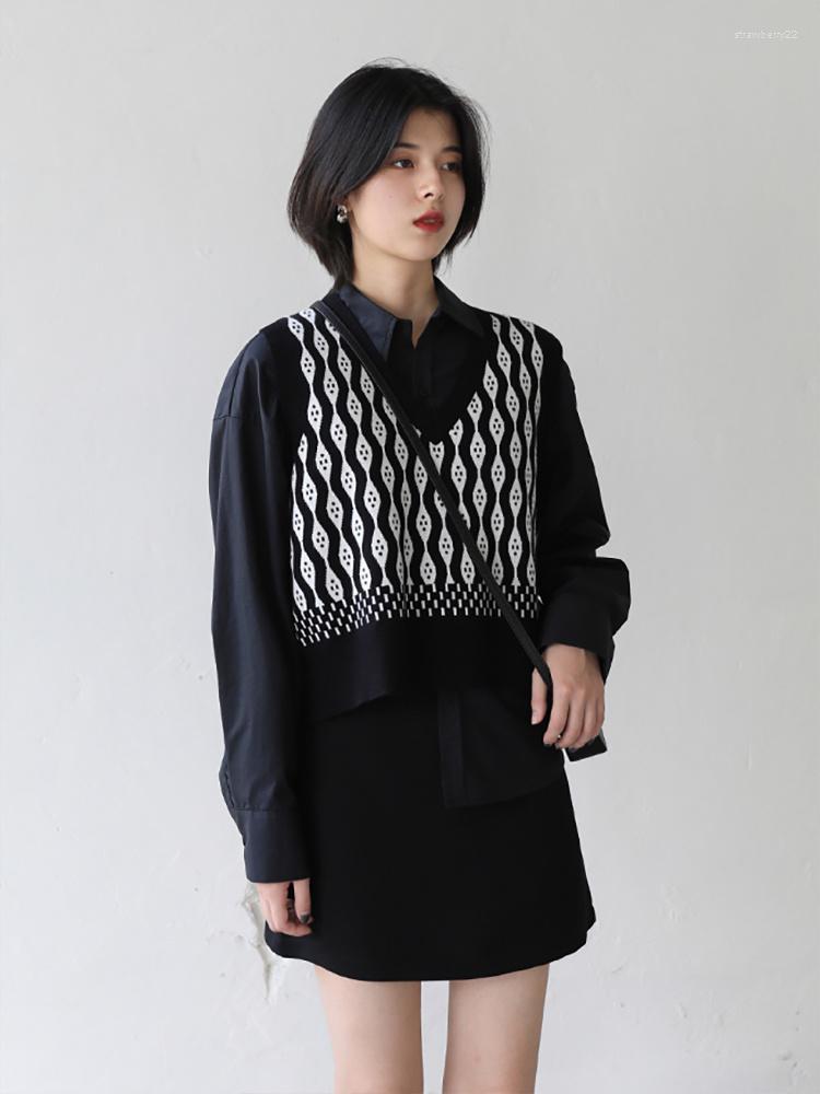 Women' Vests V-neck Knitted Vest Female 2022 College Style Pullover Sleeveless Sweater Loose Thin Stra22, Sydney black
Women' Vests V-neck Knitted Vest Female 2022 College Style Pullover Sleeveless Sweater Loose Thin Stra22, Sydney black