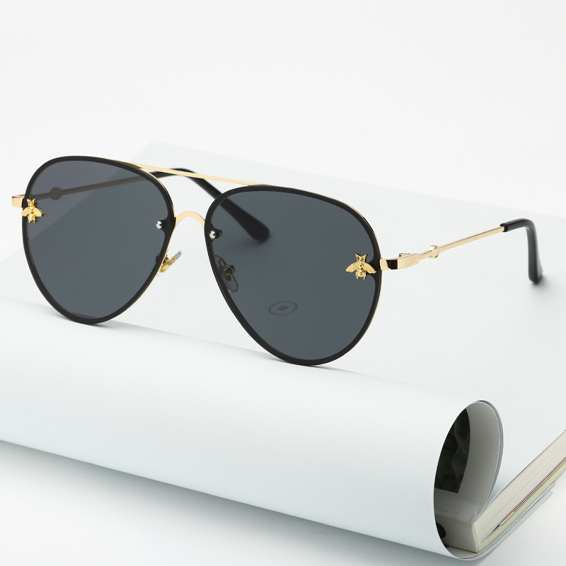 2022 Fashion Bee Sunglasses for Mens Women Round Brand Designer Metal Oversized UV400 Vintage Female Male Glasses