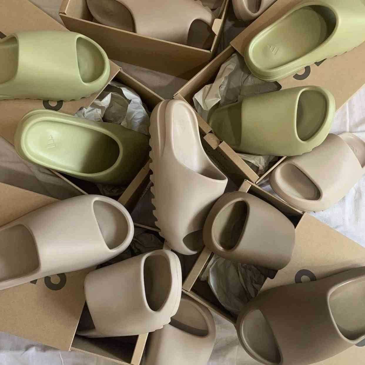 Slide Slider Foam Runners Slide Yeey Coconut Slippers for Men and Women Luxurys Slippers A56Q New Star Same Style Surprises Wycy RbI, Black
Slide Slider Foam Runners Slide Yeey Coconut Slippers for Men and Women Luxurys Slippers A56Q New Star Same Style Surprises Wycy RbI, Black
