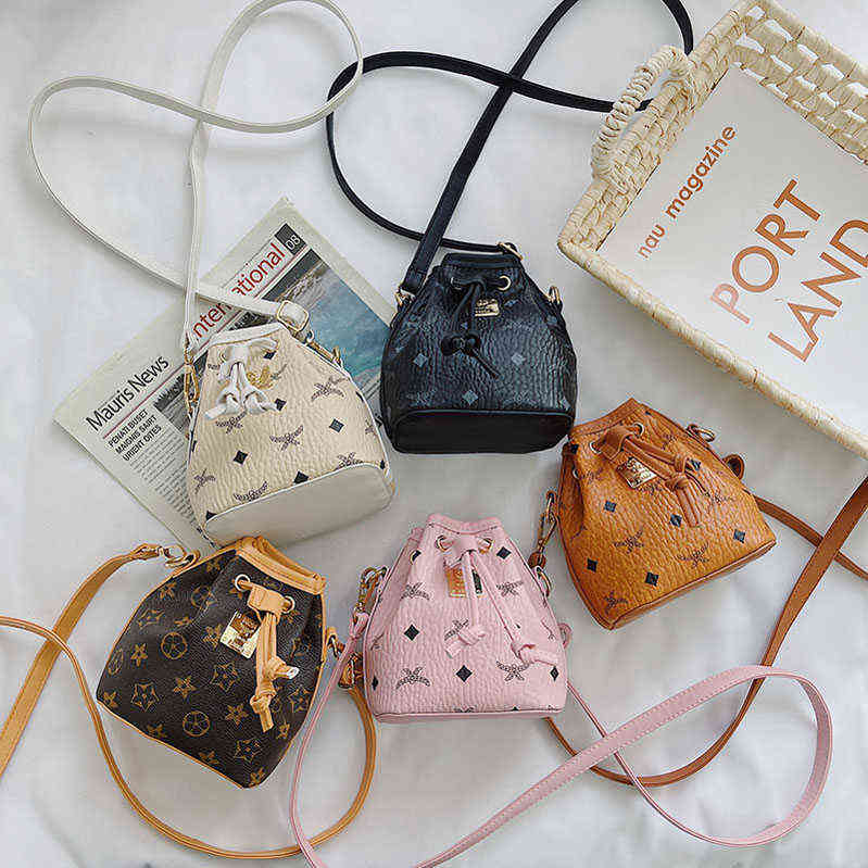 5Colors Baby Girls PU Leather Single Shoulder Handbags Children Letters Print Designer Drawstring Bucket Bag Fashion Cute Kids Cross Body, #2
5Colors Baby Girls PU Leather Single Shoulder Handbags Children Letters Print Designer Drawstring Bucket Bag Fashion Cute Kids Cross Body, #2