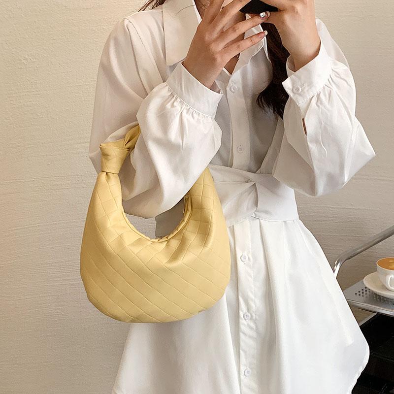 Evening Bags Korean Fashion Handbag For Women Trend Yellow Luxury PU Leather Design Handle Bag Party Purse Ladies Shoulder Underarm BeigeEve, Beige
Evening Bags Korean Fashion Handbag For Women Trend Yellow Luxury PU Leather Design Handle Bag Party Purse Ladies Shoulder Underarm BeigeEve, Beige