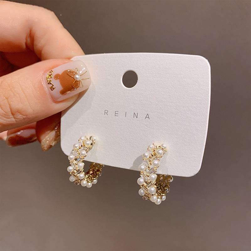 Hoop & Huggie Korean Fashion Net Red 925 Silver Needle Simple Freshwater Pearl Zircon C-shaped Ear Ring FemaleHoop
Hoop & Huggie Korean Fashion Net Red 925 Silver Needle Simple Freshwater Pearl Zircon C-shaped Ear Ring FemaleHoop