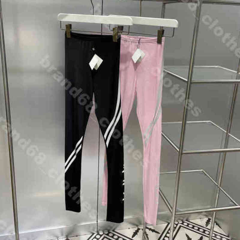 2022 designer women Luminous yoga leggings Outfit suit pants High Waist Sports Raising Hips Gym Wear Legging Elastic Fitness Tights Workout set a1
2022 designer women Luminous yoga leggings Outfit suit pants High Waist Sports Raising Hips Gym Wear Legging Elastic Fitness Tights Workout set a1