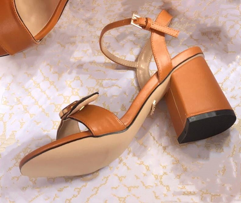 Summer Soft Leather Ankle Strap Sandals slippers women wear fashionable and versatile 2021 new Thick heel sandal slippers, Red
Summer Soft Leather Ankle Strap Sandals slippers women wear fashionable and versatile 2021 new Thick heel sandal slippers, Red