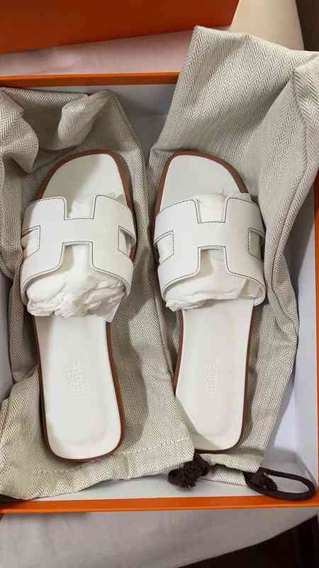 Genuine Designer Slipper Herme Women's Shoes Summer Oran Classic h Flat Slippers White Spot, Spot sf cash on delivery
Genuine Designer Slipper Herme Women's Shoes Summer Oran Classic h Flat Slippers White Spot, Spot sf cash on delivery