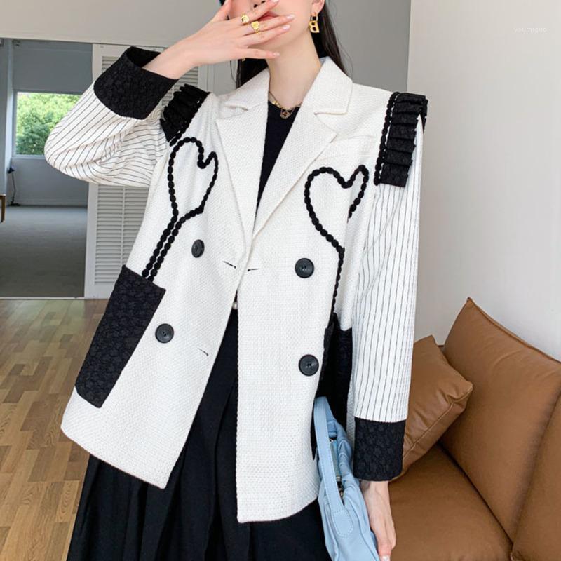 Women' Suits & Blazers White Black Color Block Blazer 2022 Spring Autumn Double Breasted Notched Heart Striped Patchwork Coat N419, Picture color
Women' Suits & Blazers White Black Color Block Blazer 2022 Spring Autumn Double Breasted Notched Heart Striped Patchwork Coat N419, Picture color