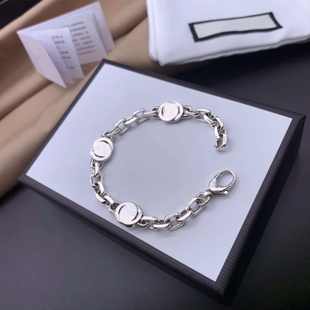 Fashion Bracelet Luxury Charm Bracelet Man Woman Elegant Jewelry Suitable for Lovers 6 Styles Top Quality
Fashion Bracelet Luxury Charm Bracelet Man Woman Elegant Jewelry Suitable for Lovers 6 Styles Top Quality