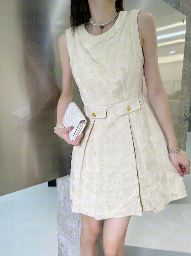 Women' early autumn new three-dimensional denim sleeveless dress elegant and decent round neck sleeveless design high waist line stitching 706, Customize
Women' early autumn new three-dimensional denim sleeveless dress elegant and decent round neck sleeveless design high waist line stitching 706, Customize