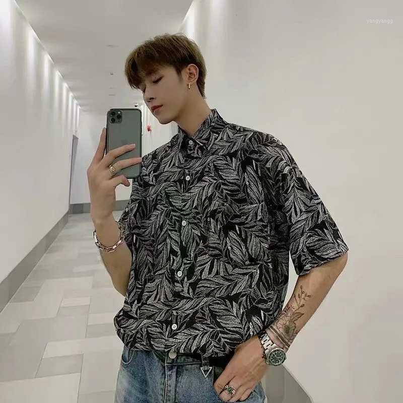 Men's Casual Shirts Flower Shirt Five-point Sleeve Unisex All-match Printed Couple Plus Size Single Breasted Fashionable Harajuku 2022 Summe
Men's Casual Shirts Flower Shirt Five-point Sleeve Unisex All-match Printed Couple Plus Size Single Breasted Fashionable Harajuku 2022 Summe