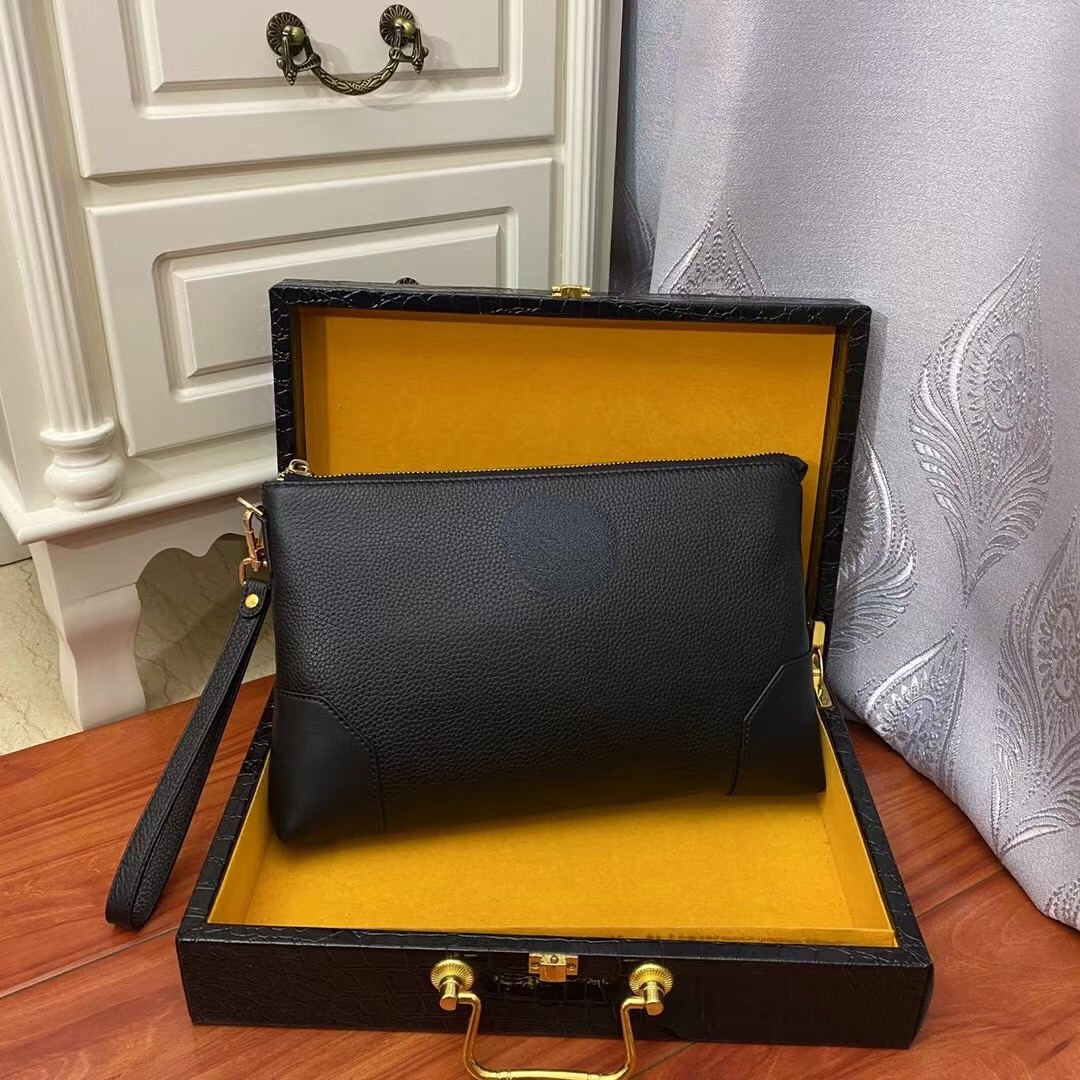 2023 New Men's Leather Handbags Bags Top Luxury With Removable Handle Large Capacity Clutch Designer Fashion Wallet, Black
2023 New Men's Leather Handbags Bags Top Luxury With Removable Handle Large Capacity Clutch Designer Fashion Wallet, Black