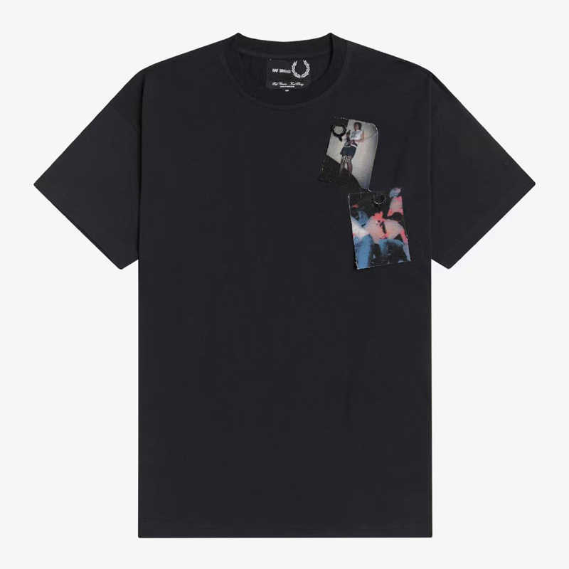 Men' T-Shirts RAF archive Simons co branded Brooch sticker portrait digital print loose couple short sleeve T-shirt trend, Black
Men' T-Shirts RAF archive Simons co branded Brooch sticker portrait digital print loose couple short sleeve T-shirt trend, Black