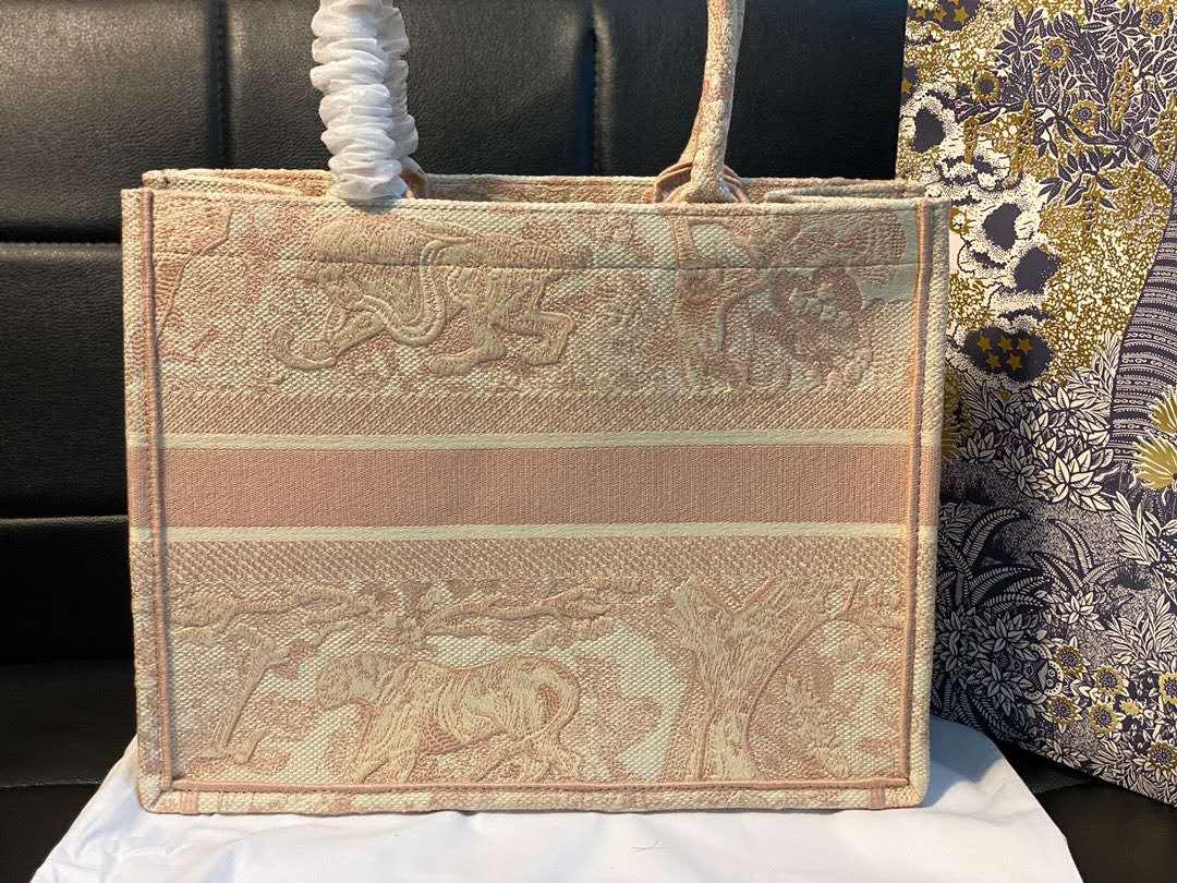 Top Quality Tiger Pattern Handbag Handbag Classic Book Handbag Luxury Designer Ladies Embroidery Large Size Yd0m, Make up the difference
Top Quality Tiger Pattern Handbag Handbag Classic Book Handbag Luxury Designer Ladies Embroidery Large Size Yd0m, Make up the difference