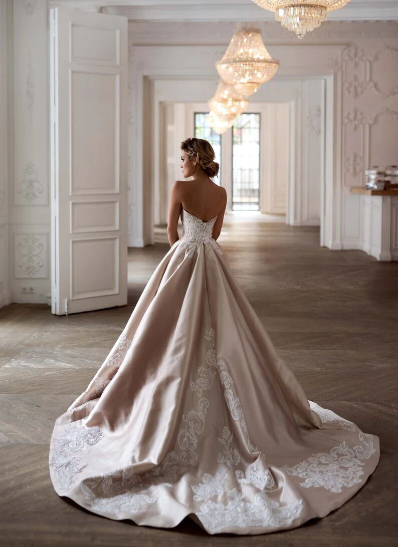 Elegant Pink Ball Gown Wedding Dresses Strapless Sleeveless Sweetheart Applioques Sequins Custom Made Cheap Bridal Gowns Sweep Train Vestidos De Novia