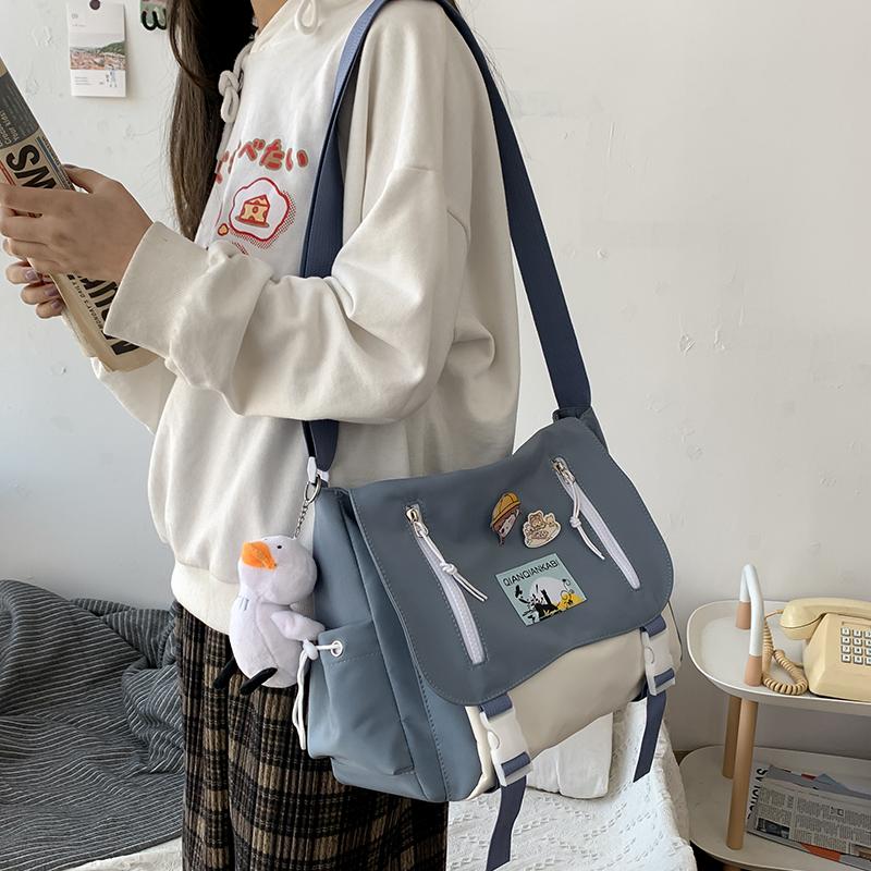 Evening Bags Fashionable Girl Large Capacity Single Shoulder Bag Korean Cute Woman Inclined Bump Color Casual Nylon BagEvening, Black send badge
Evening Bags Fashionable Girl Large Capacity Single Shoulder Bag Korean Cute Woman Inclined Bump Color Casual Nylon BagEvening, Black send badge