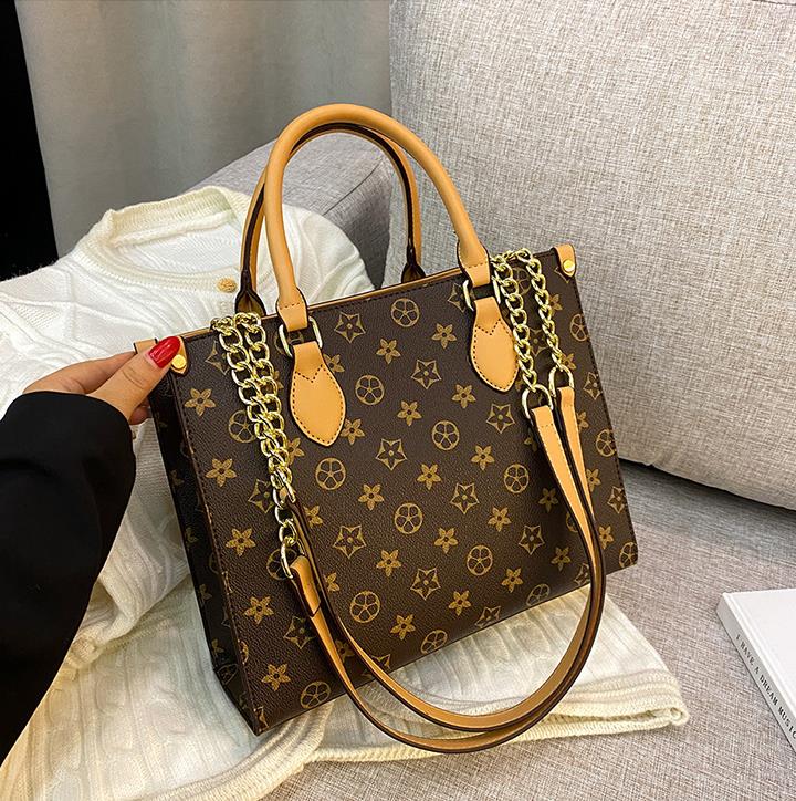 Ladies Handbag Large Capacity Underarm Bag Versatile Simple Commuter Messenger Bag, As pic
Ladies Handbag Large Capacity Underarm Bag Versatile Simple Commuter Messenger Bag, As pic