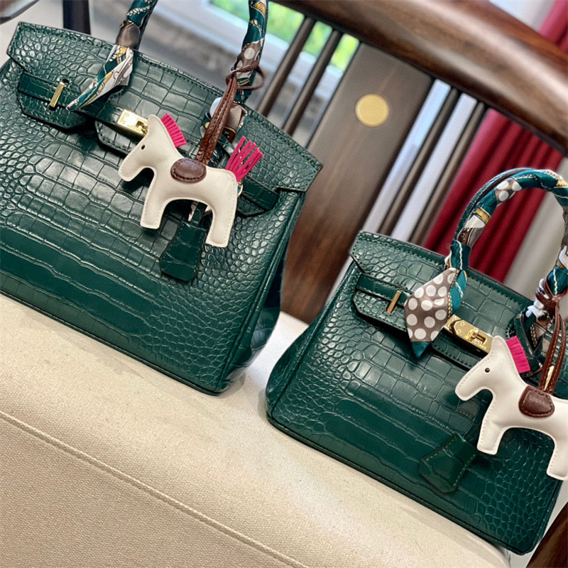 birkin Designer Handbag Classic Shoulder Bags Totes crossbody real Leather Crocodile, Colour 9
birkin Designer Handbag Classic Shoulder Bags Totes crossbody real Leather Crocodile, Colour 9