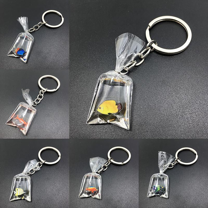 Keychains 1pc 9.5cm Resin Goldfish Shape Keychain Fish Water Bag Charms Pendants Creative 7 ColorsKeychains
Keychains 1pc 9.5cm Resin Goldfish Shape Keychain Fish Water Bag Charms Pendants Creative 7 ColorsKeychains