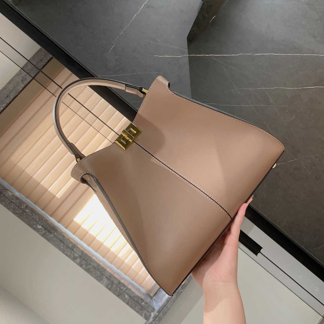 Women Bag Luxury Handbags High Capacity Designers Genuine Leather Classic Shouler Bags Doubler-F Cowhide Purses, Khaki
Women Bag Luxury Handbags High Capacity Designers Genuine Leather Classic Shouler Bags Doubler-F Cowhide Purses, Khaki