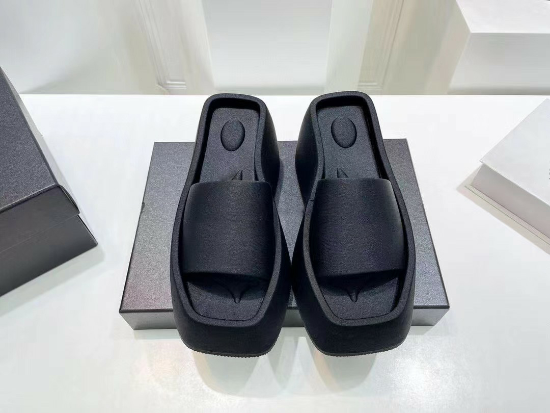 Designer slippers fashion thick soled sandals letter embroidery slide women's PLATFORM WEDGE SANDALS BEACH high heels lace frame size 35-41, Chocolate
Designer slippers fashion thick soled sandals letter embroidery slide women's PLATFORM WEDGE SANDALS BEACH high heels lace frame size 35-41, Chocolate