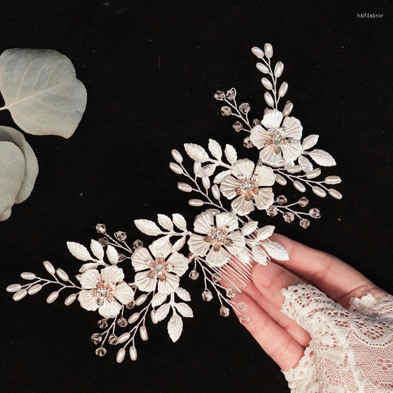 Hair Clips & Barrettes Graceful Wedding Bride's Head Pearl Ornaments Handmade Flower Comb For Bridal Dress Accessories JewelryHair
Hair Clips & Barrettes Graceful Wedding Bride's Head Pearl Ornaments Handmade Flower Comb For Bridal Dress Accessories JewelryHair
