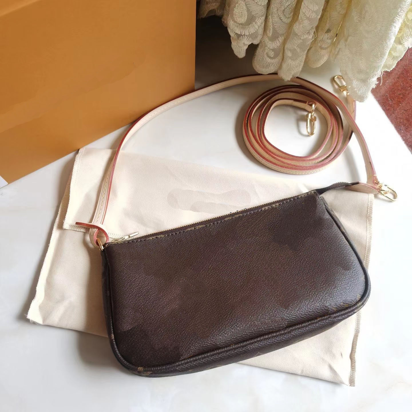 2022 Top Designer Ladies Bags New Underarm Frosted Suede Shoulder Bag Adjustable Straps Luxury Handheld, Brown
2022 Top Designer Ladies Bags New Underarm Frosted Suede Shoulder Bag Adjustable Straps Luxury Handheld, Brown