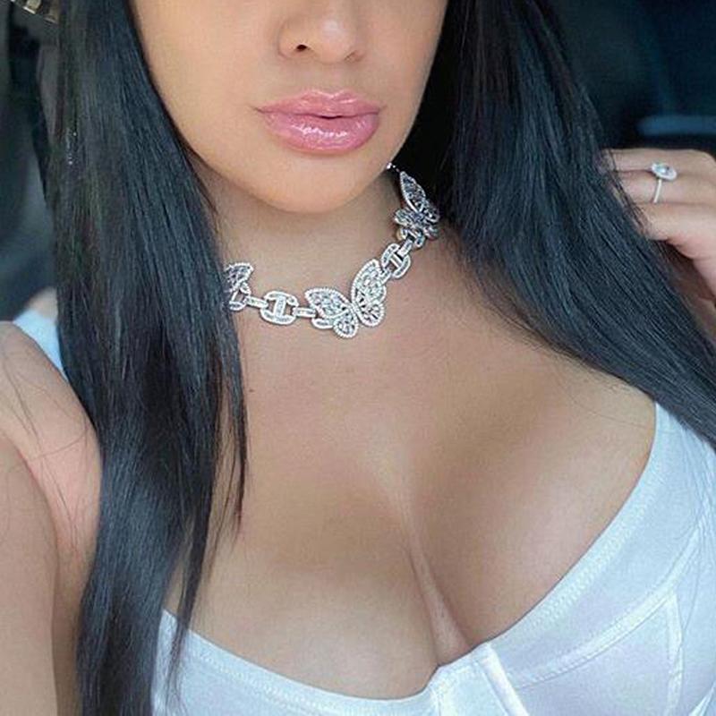 Chains Hip Hop Iced Out Clear Bling Baguette 5A Cubic Zirconia Charm Choker Necklace Women Lock Pin Cuban Link Chain Butterfly JewelryChains
Chains Hip Hop Iced Out Clear Bling Baguette 5A Cubic Zirconia Charm Choker Necklace Women Lock Pin Cuban Link Chain Butterfly JewelryChains