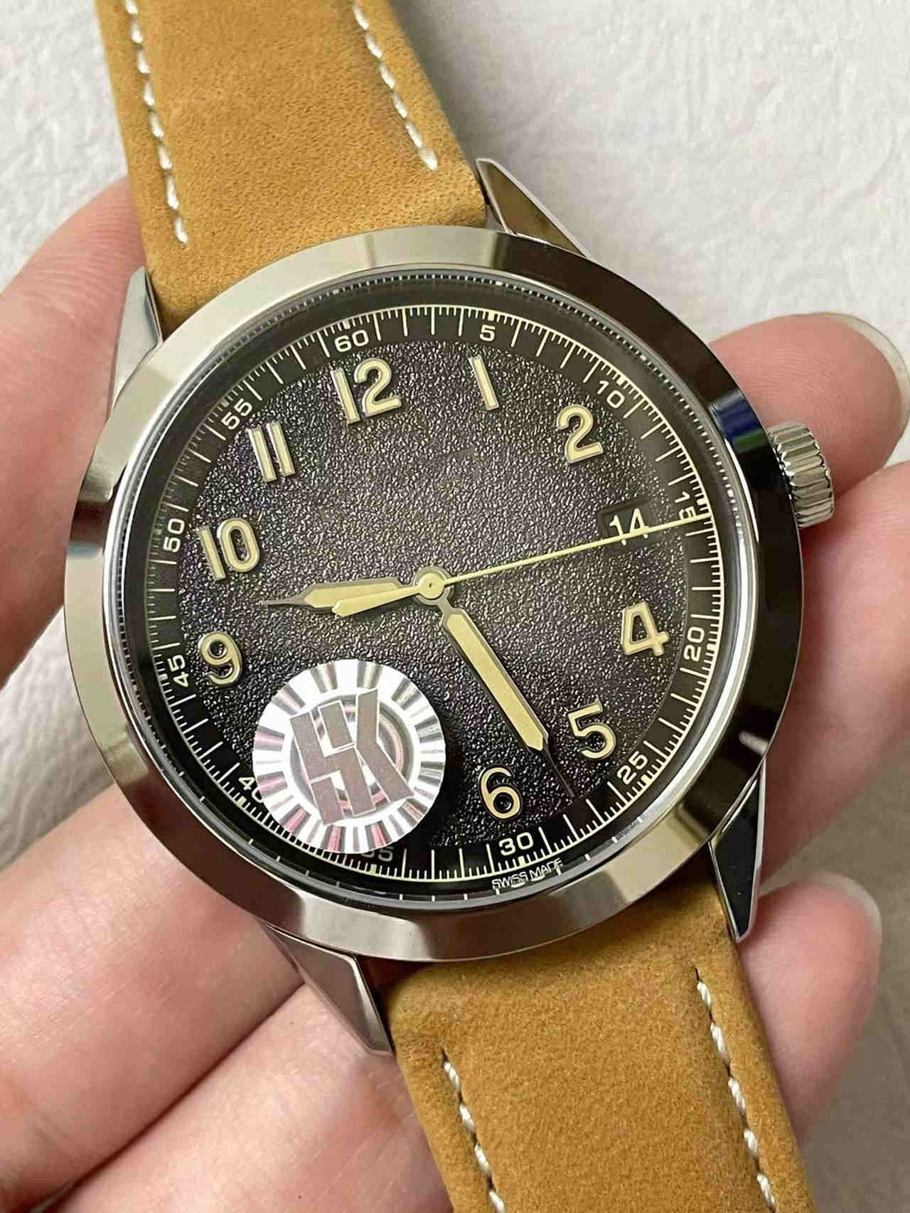 HK Antique watch Classic element Automatic machinery Cal.26-330 S C movement 40MM Sapphire crystal glass Case edge Paris nail pattern 5226, As shown
HK Antique watch Classic element Automatic machinery Cal.26-330 S C movement 40MM Sapphire crystal glass Case edge Paris nail pattern 5226, As shown