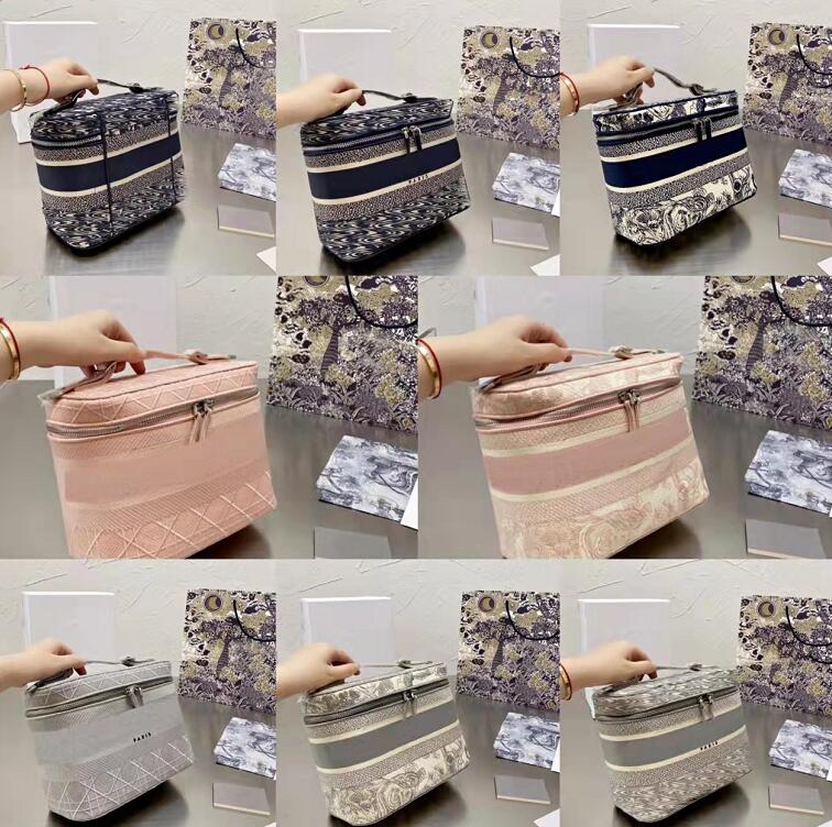 High Quality New Female Fashion Cosmetic Bags Designer Canvas Beauty Bag Luxury Brand Large Capacity Animal Pattern Embroidery Makeup Storage Box, This link is not sold separately
High Quality New Female Fashion Cosmetic Bags Designer Canvas Beauty Bag Luxury Brand Large Capacity Animal Pattern Embroidery Makeup Storage Box, This link is not sold separately