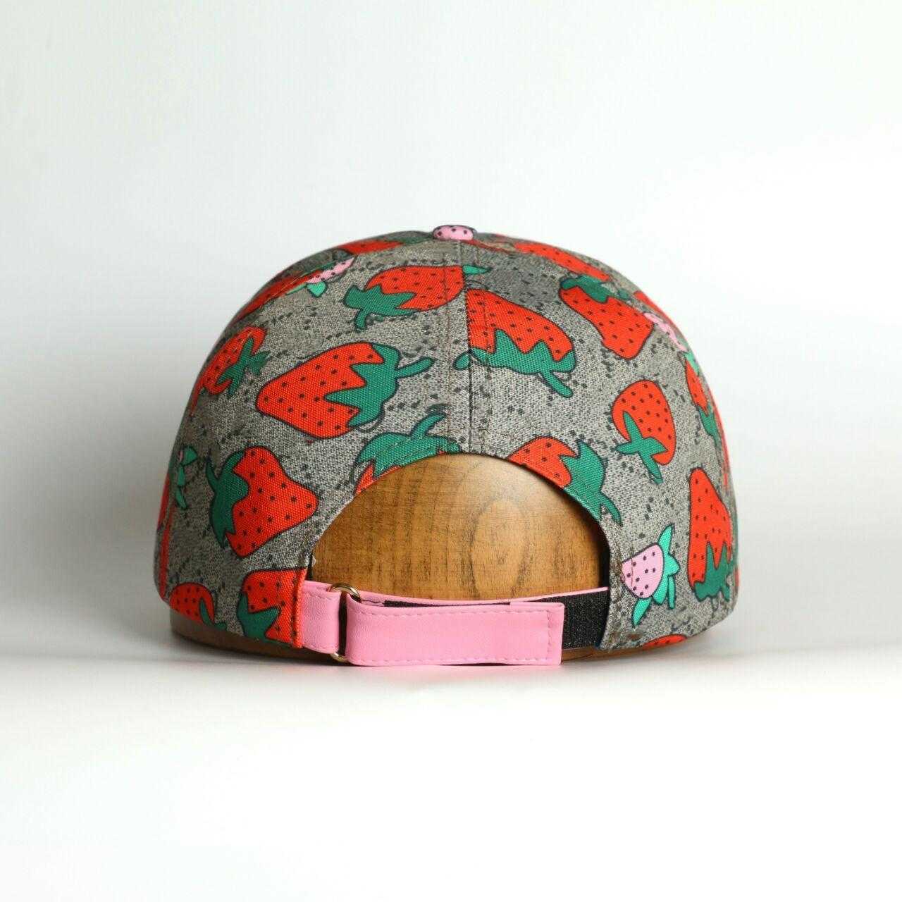 Popular luxury strawberry hat baseball quality print Hot cap classic Famous Letter Cotton Adjustable Skull Sport Golf Curved strawberry Bucket ha
Popular luxury strawberry hat baseball quality print Hot cap classic Famous Letter Cotton Adjustable Skull Sport Golf Curved strawberry Bucket ha